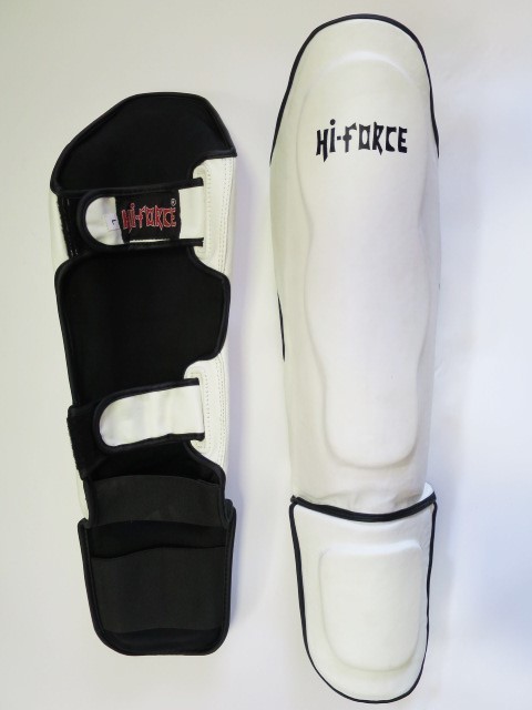 Kojų (blauzdų) apsaugos su pėda baltos